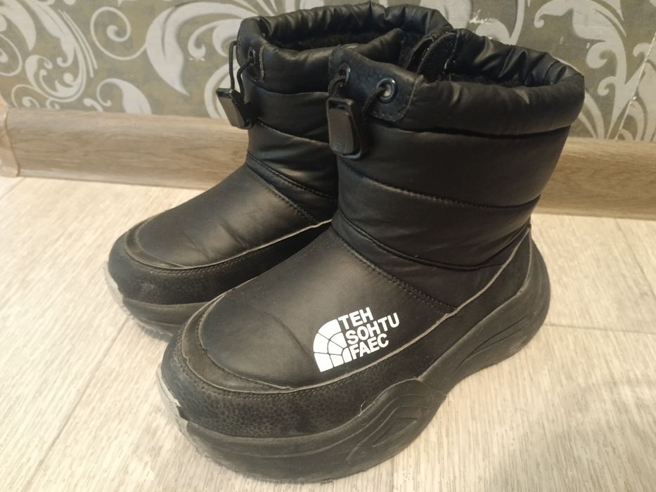 Продам детскую зимнию обувь