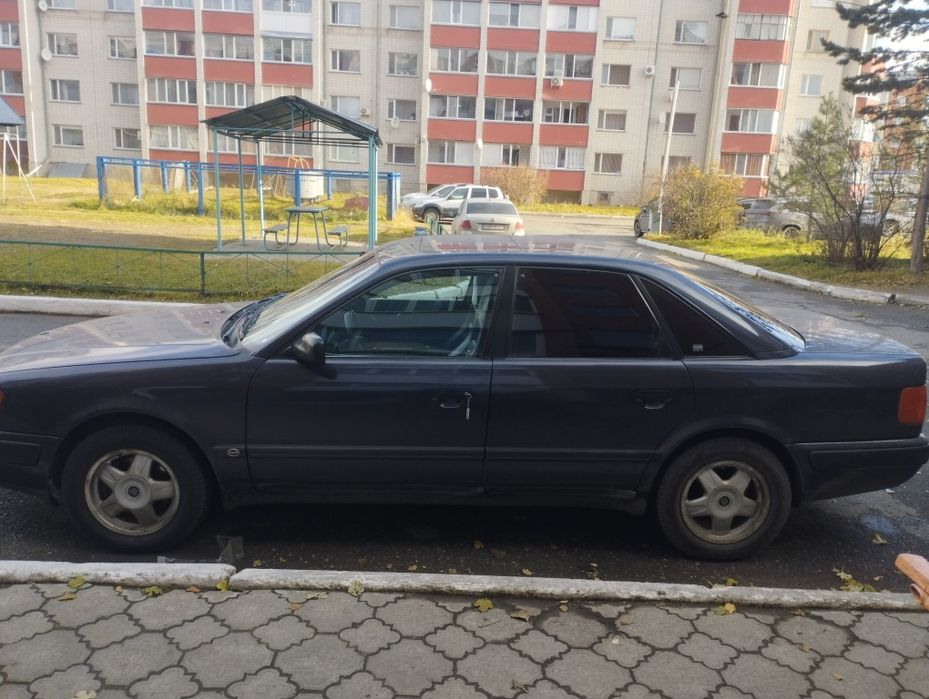 Продам автомашину марки Audi C4