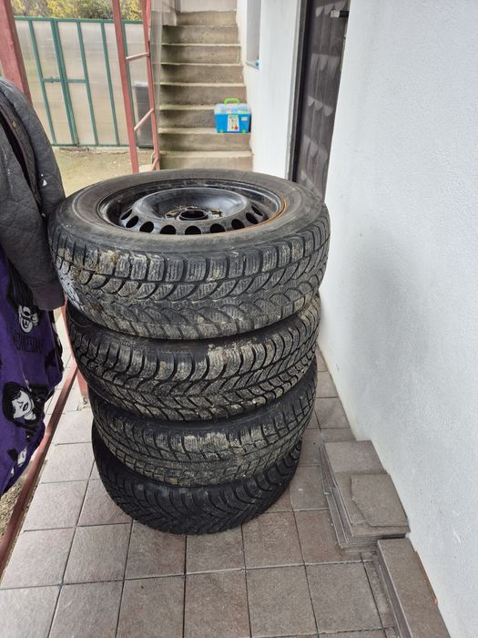 Jante tabla 15" + anvelope iarna WV Golf