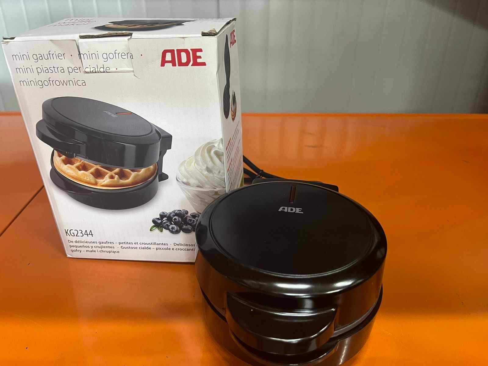 Мини гофретник ADE  Белгийски гофретник с кръгла форма