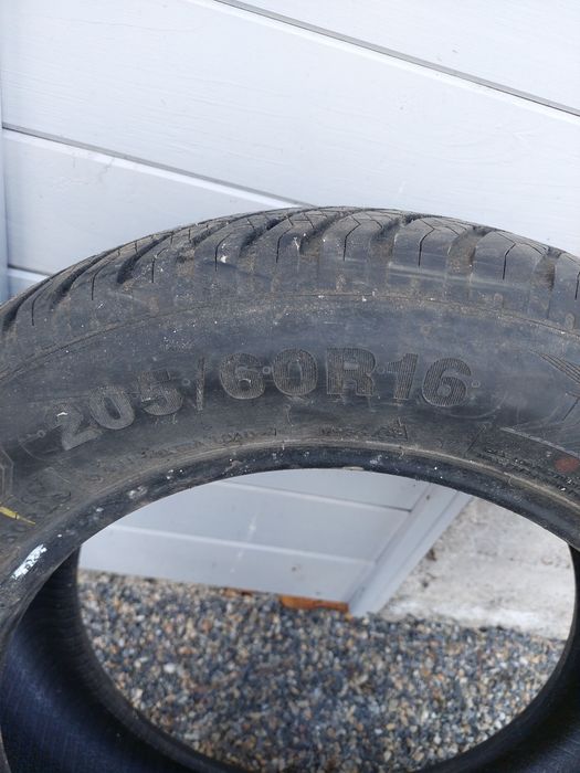 2 Anvelope m+s folosite în stare buna 205/60R16