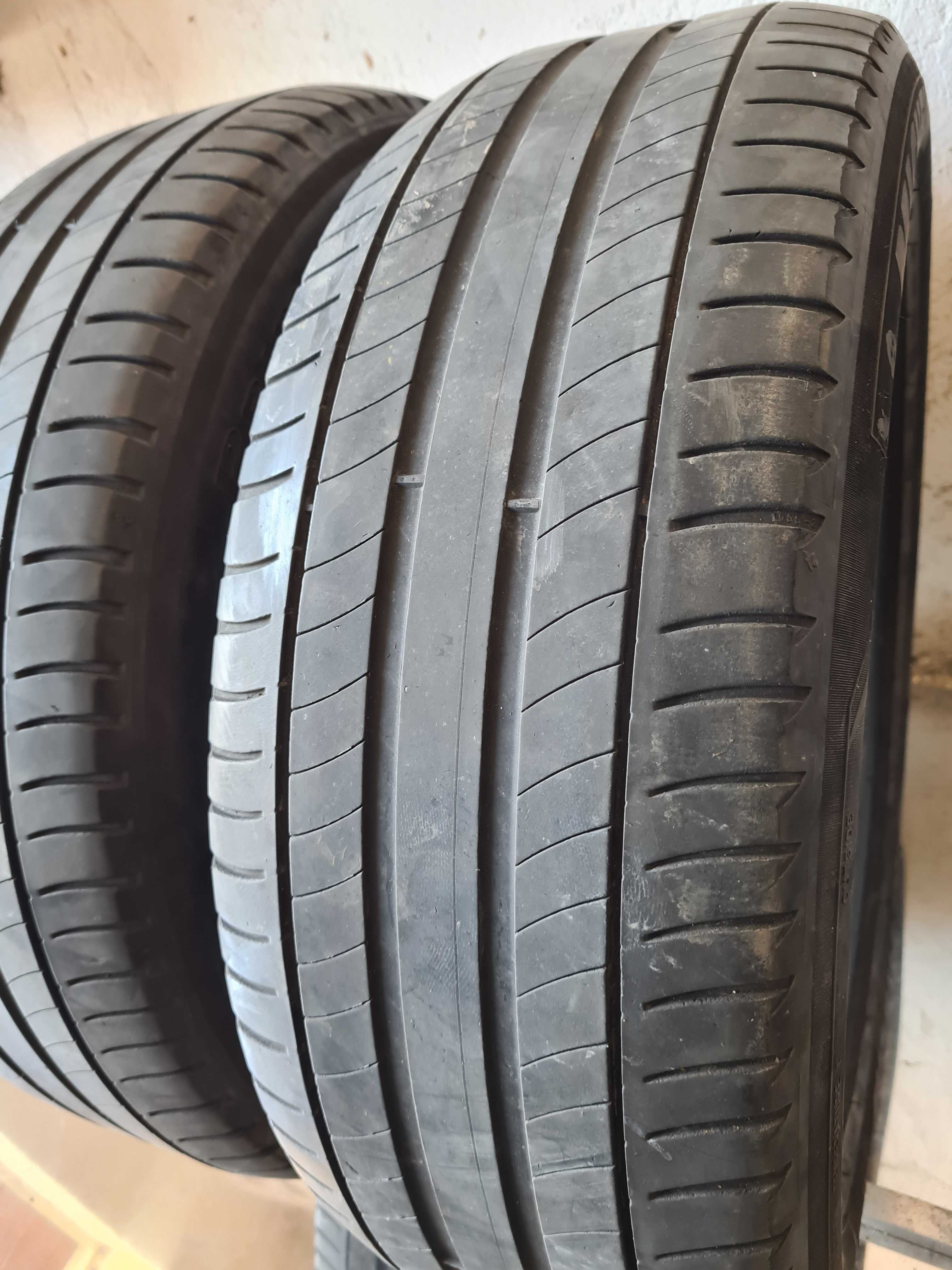 2 бр. летни гуми 215/55/17 Michelin DOT 4615 3 mm