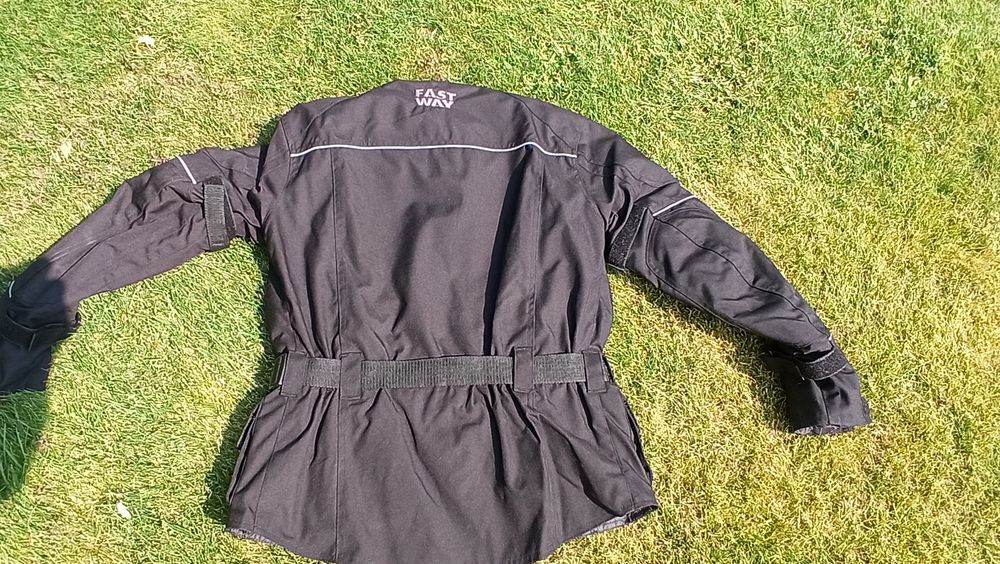 Vând geaca  moto dama Fastway