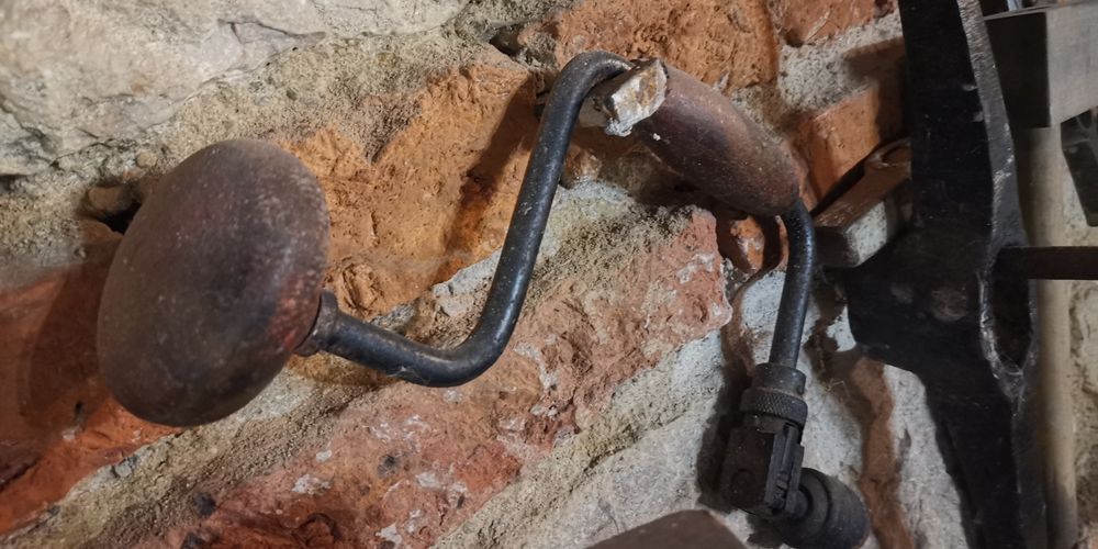 Burghiu vechi mașină găurit manuala