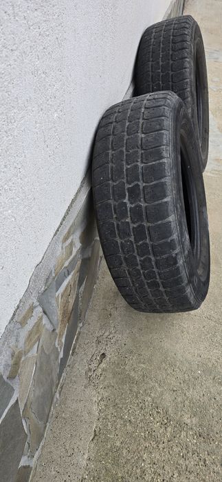 Vând cauciucuri de iarna sh Sava 225/70/15C