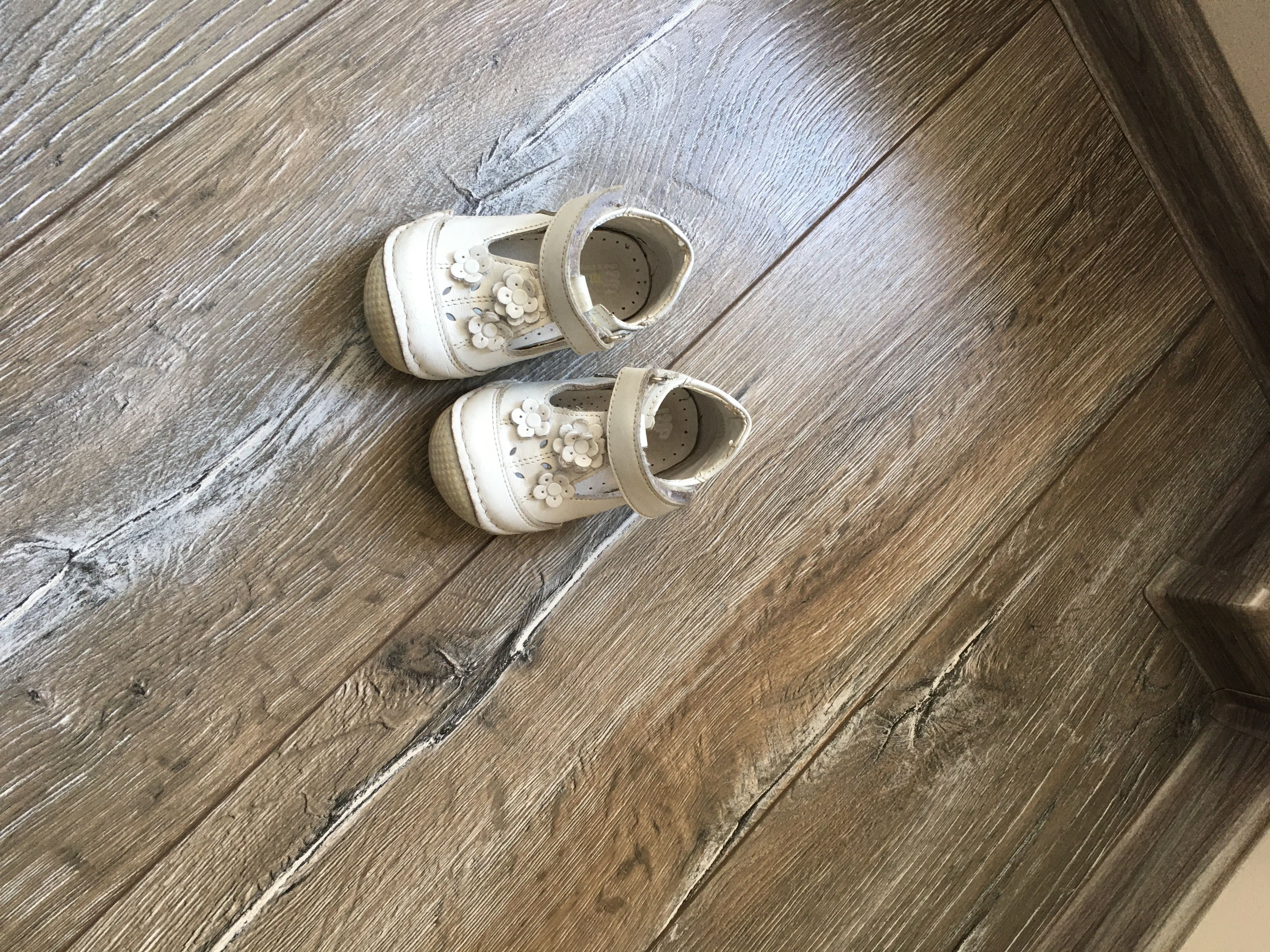 Запазени бебешки обувки за току-що проходили деца