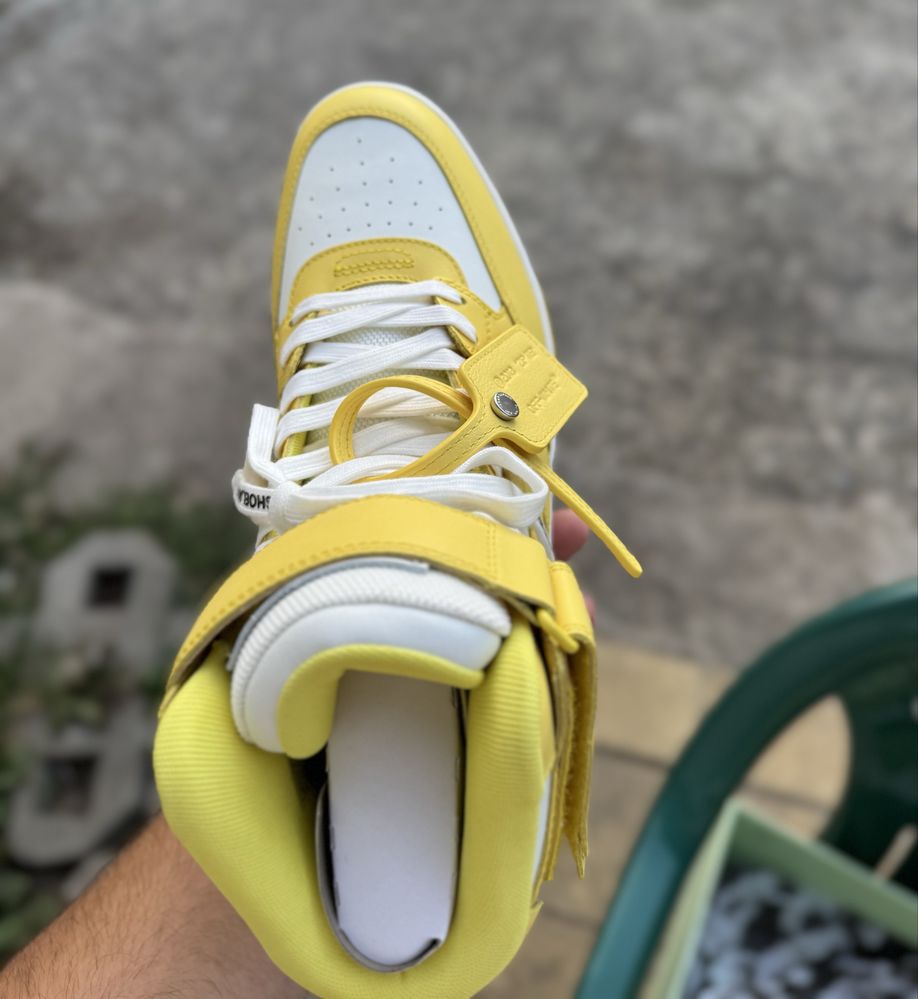 Off-White Out of Office Mid Top