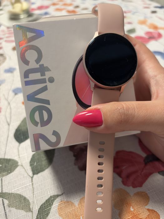 Часовник Samsung galaxy active 2