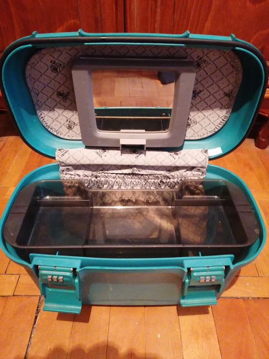 Cutie transport/ depozitare  cosmetice