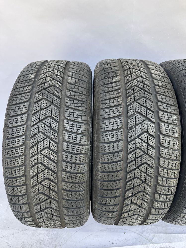 Зимни гуми Pirelli 255/50/19 Нови !!!