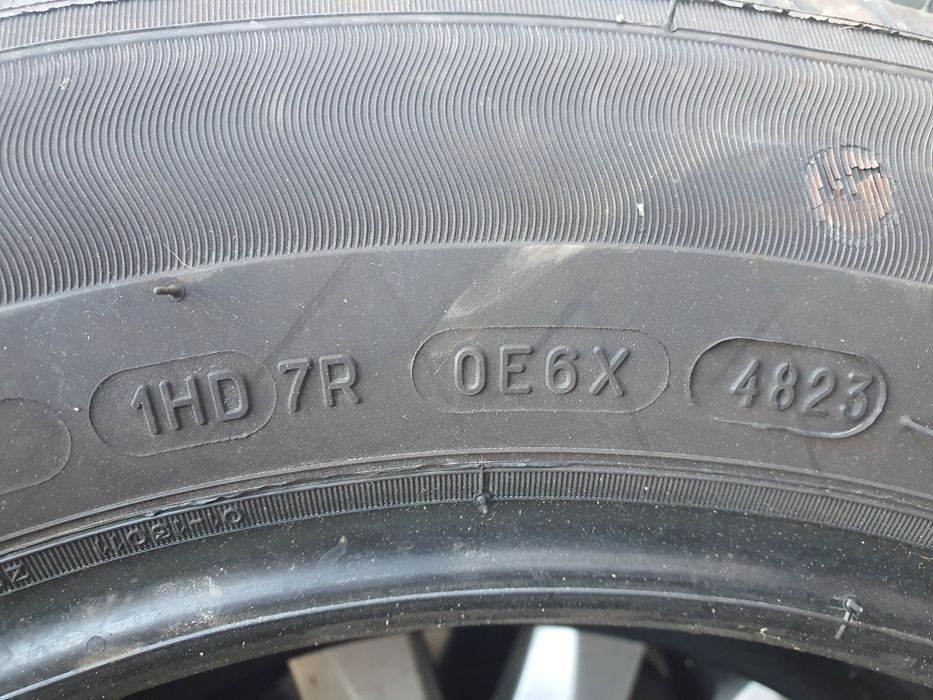 Vând set cauciucuri MICHELIN 205 60 R16
