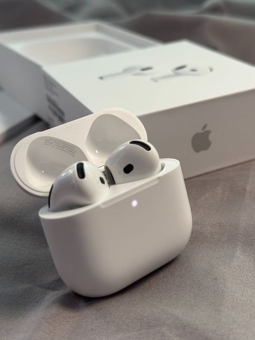 Продается БУ в хорошем состоянии AirPods 3