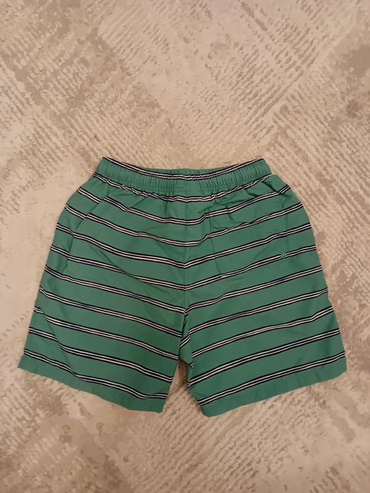 Pantaloni scurti Lacoste marimea 140