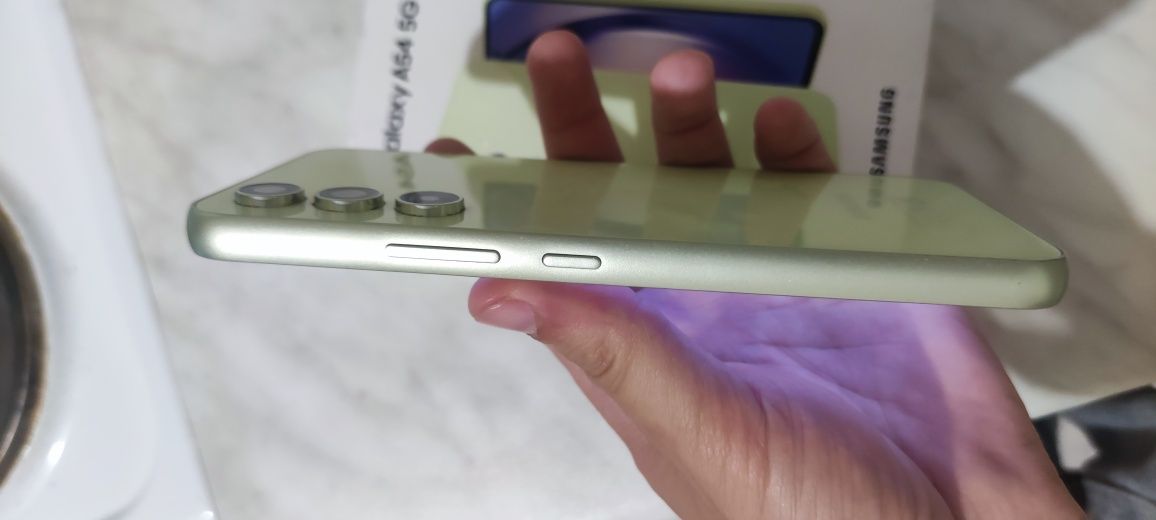 Samsung a54 5G, 8/256 Гб в идеале