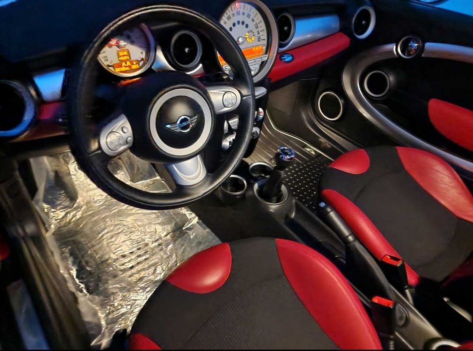 Mini Cooper, an 2009, 27.000 Km (certificati)!