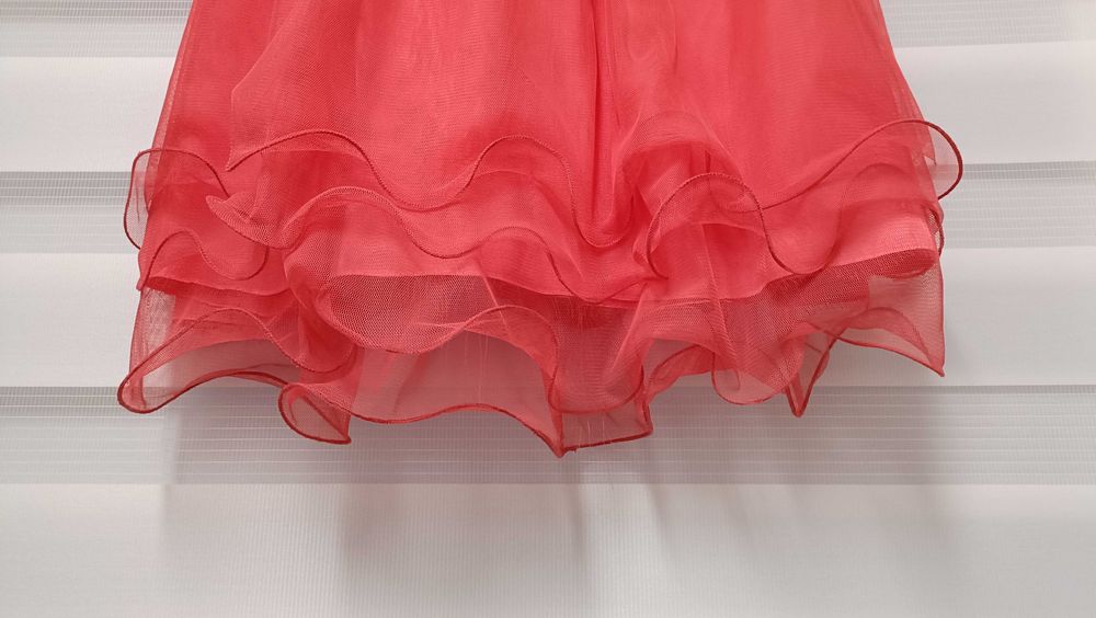 Rochita superba, eleganta, voal in 3 straturi, culoare corai