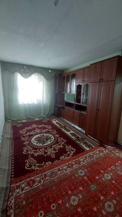 Урганч. Парк рупарасида 2 хоналик квартира барча жихози бн сотилади.