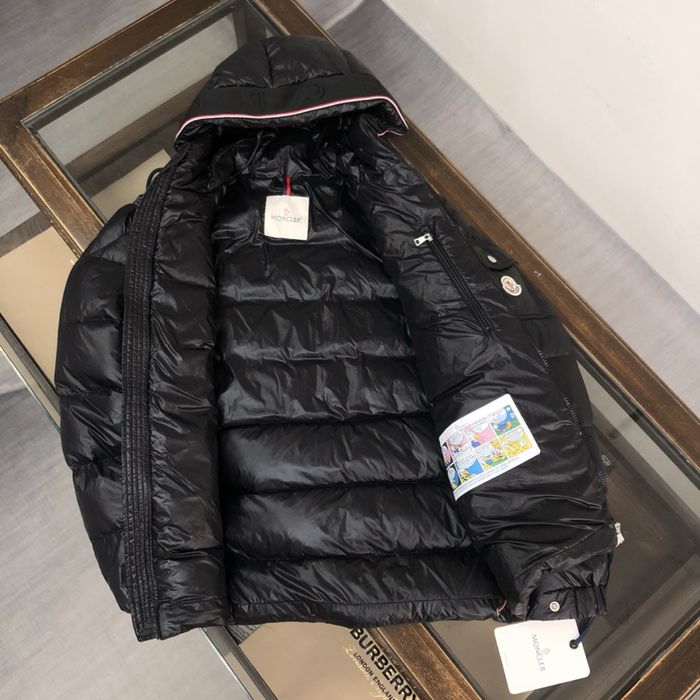 Geaca Moncler colecti noua