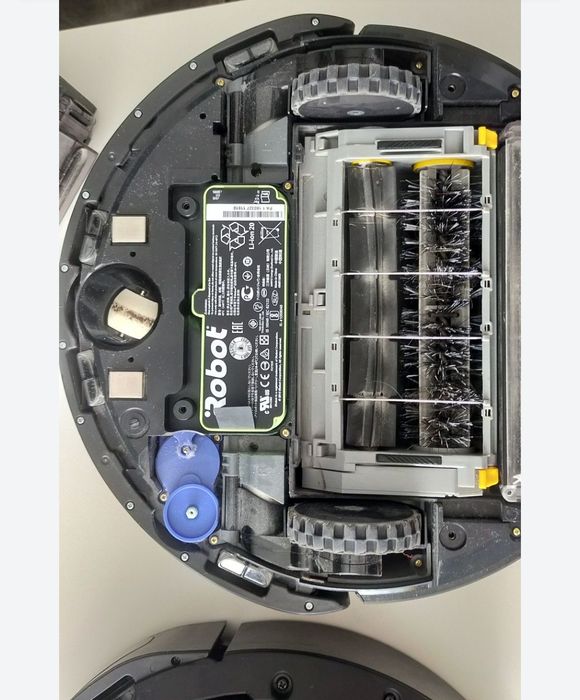 I robot pentru piese,piese diferite