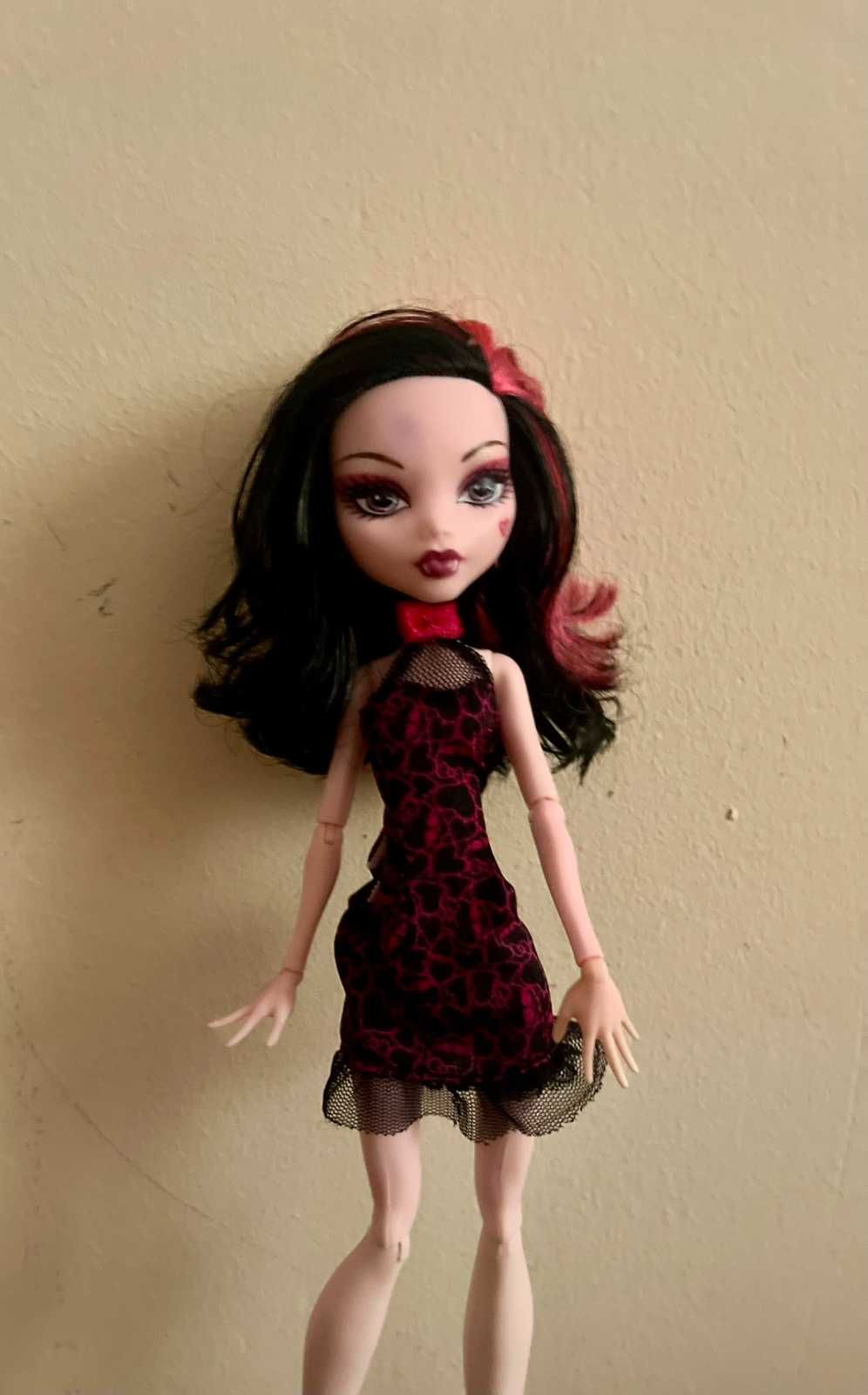 Draculaura Дракулора оригинална кукла Монстър Хай Monster High Mattel
