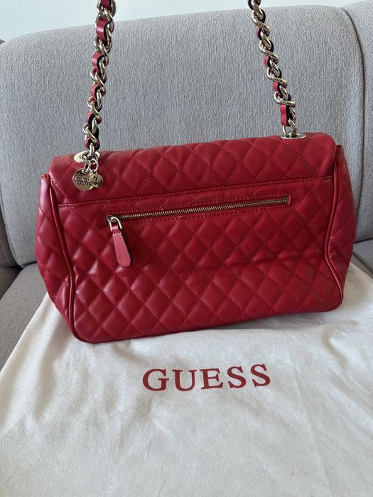 Червена чанта Guess