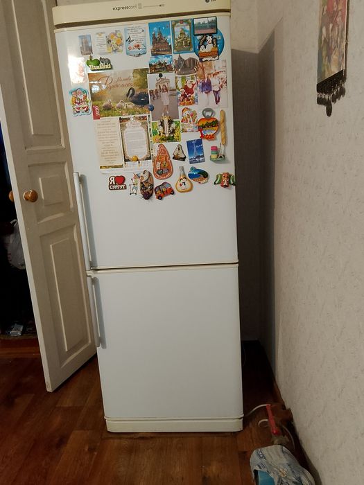 Холодильник LG, двухкамерный за 50000