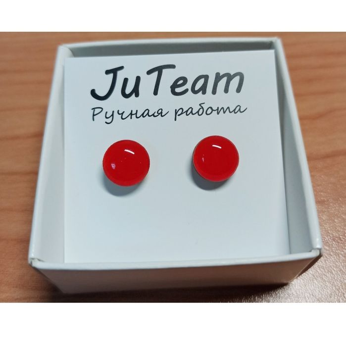 Новые гвоздики красные. На уши.