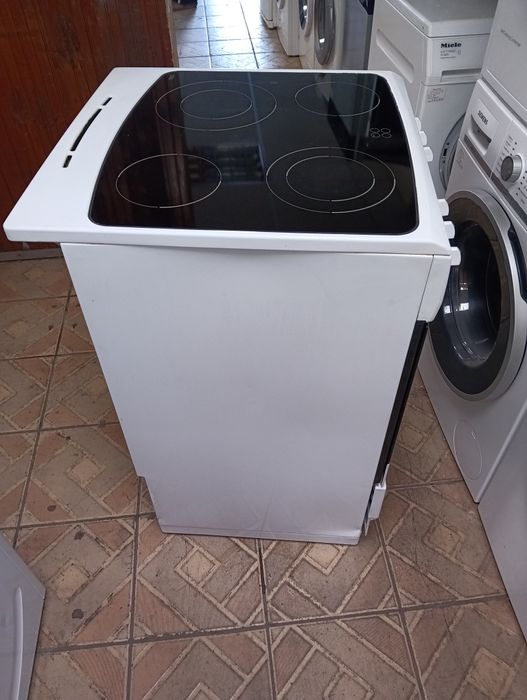 Свободно стояща печка с керамичен плот Gram 2 години гаранция!