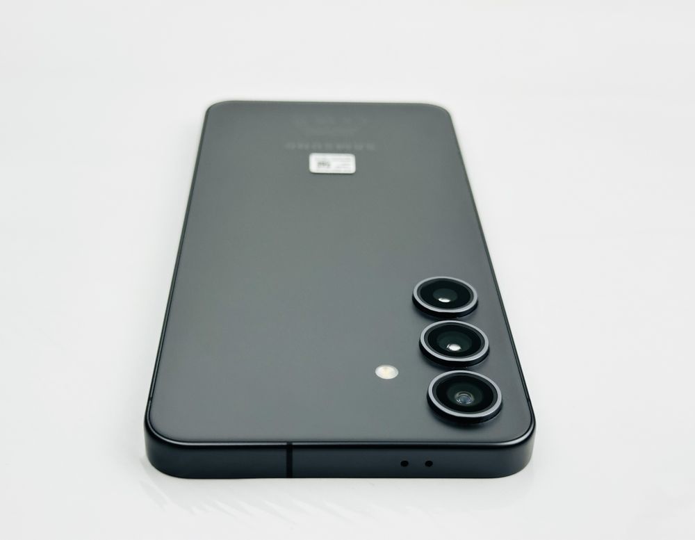 Samsung Galaxy S24 5G 256GB 8RAM Onyx Black Перфектен! Гаранция!