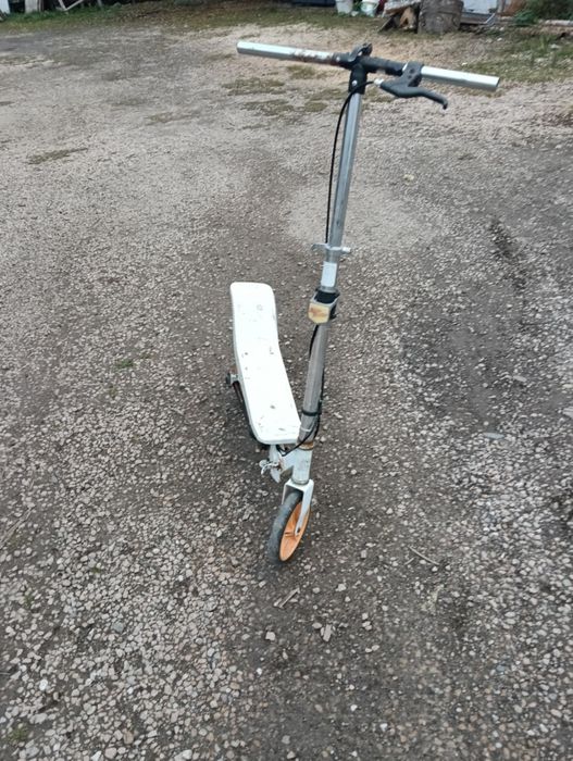 Vand trotineta cu lanț