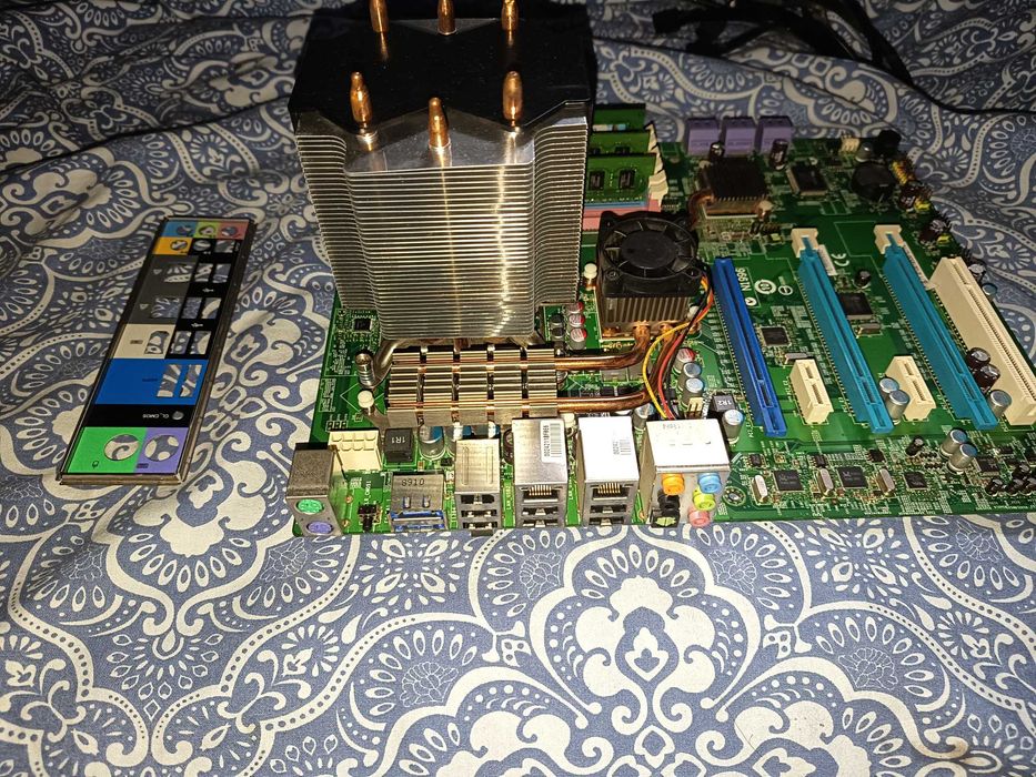 Kit gaming/retro, sk 1366, Core i7 920 + placa baza X58 + 6gb ddr3