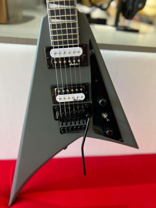 Gitaradan kurs o'rgataman
