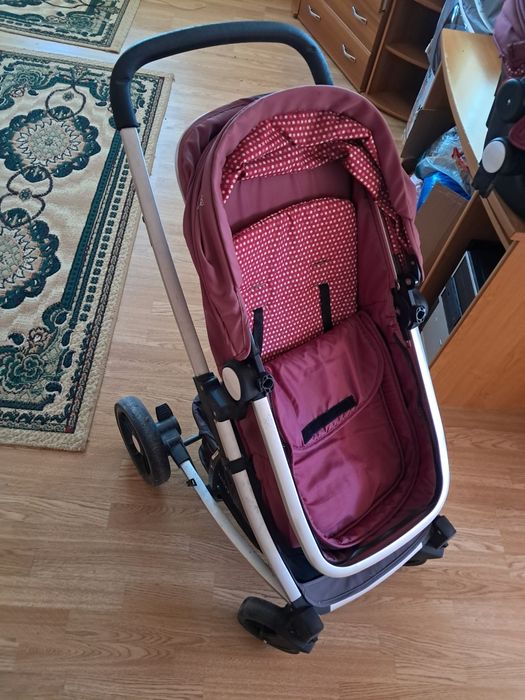 Vând cărucior  3 in 1