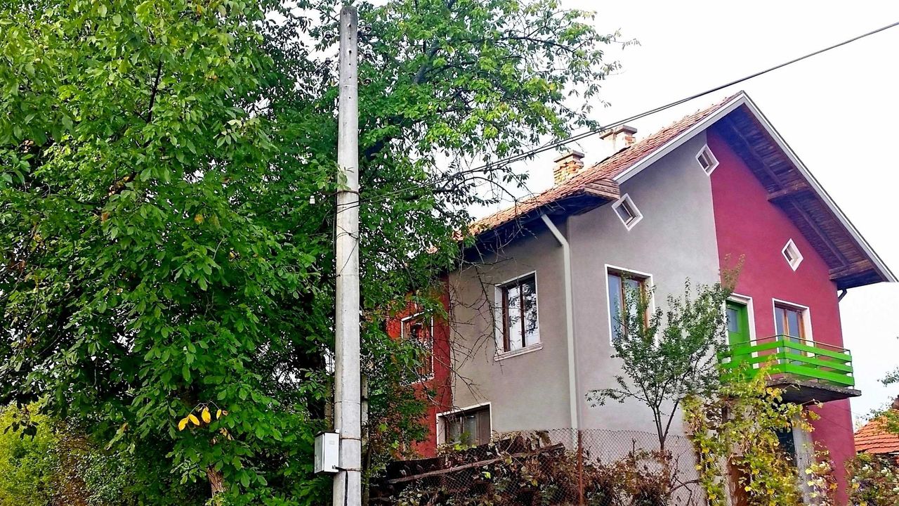 Продава се Къща в с. Граница, Област Кюстендил - 210 кв.м за 343 €/кв.м - Снимка #2