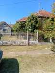 Vand casa + 8 hectare teren in localitatea Dumbraveni BN