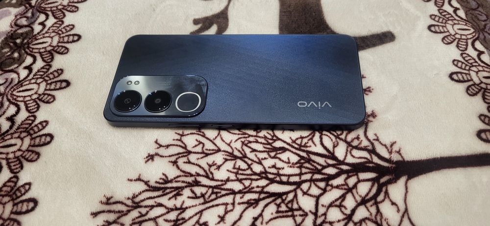 Продам сотовый телефон VIVO Y19s