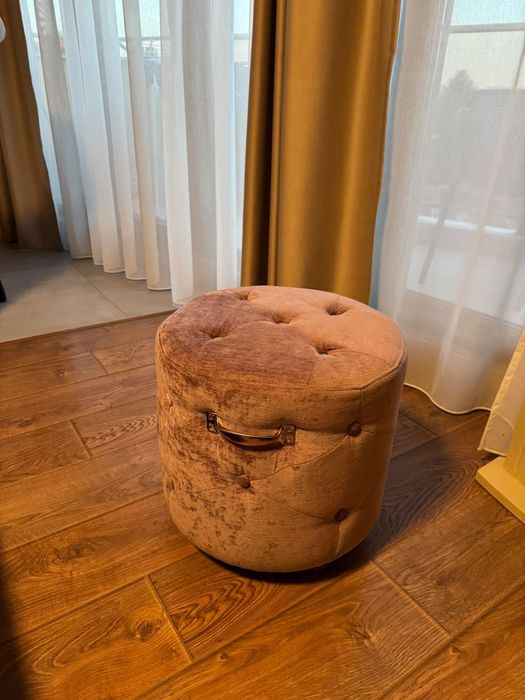 Rivera Maison -стилен диван и пуф!