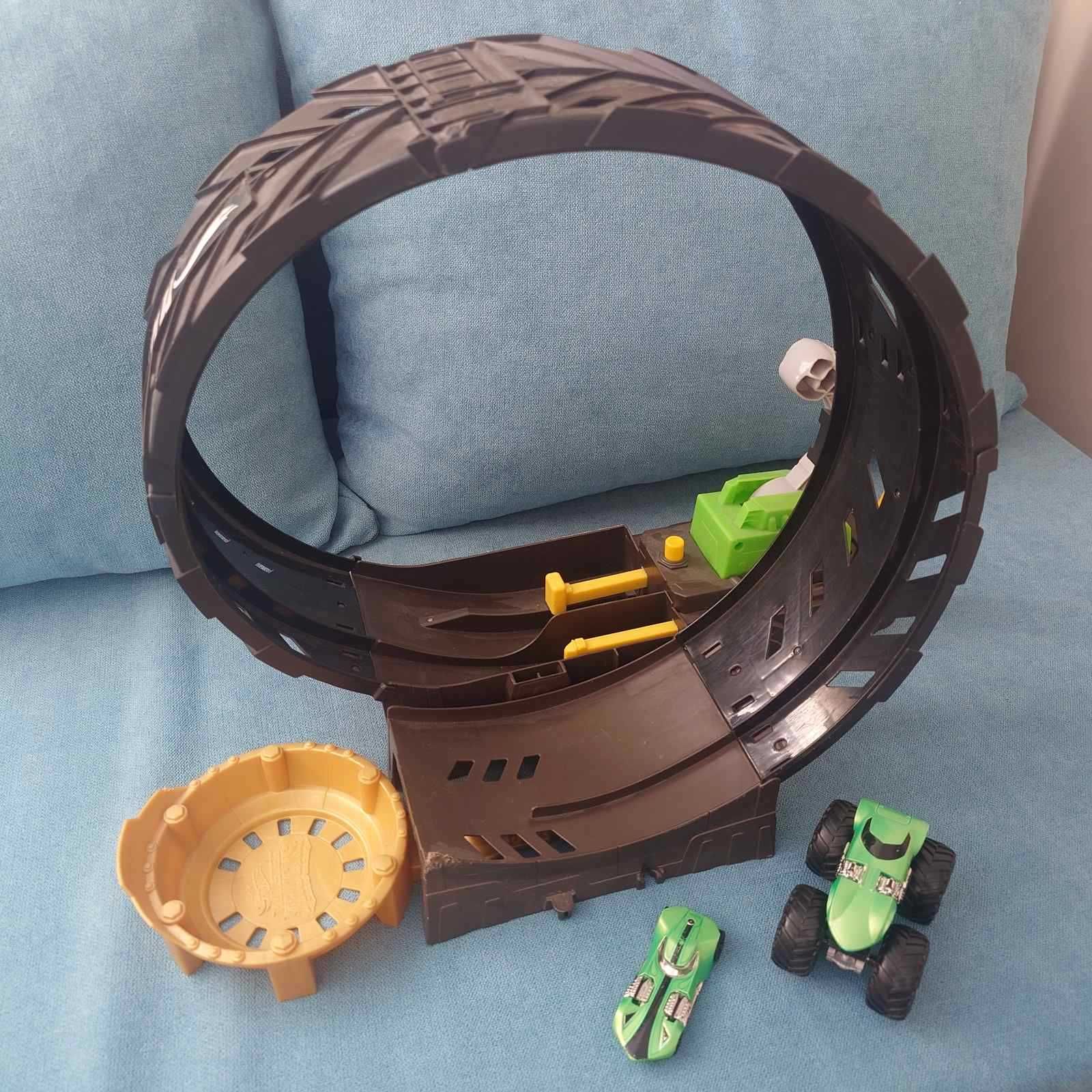 Писта Hot Wheels епичен лупинг