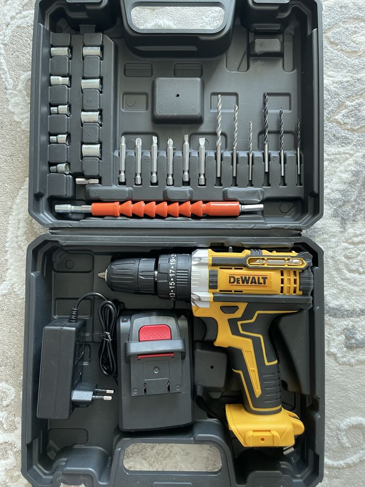 Шуруповерт DeWALT новый