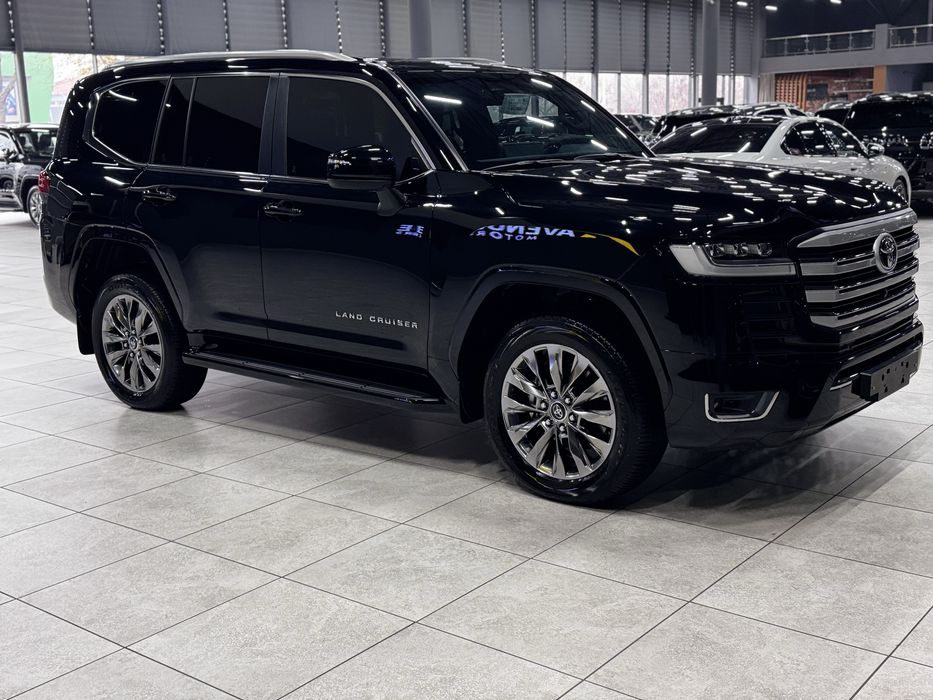 Tayota 300  3,5 L turbo 2025