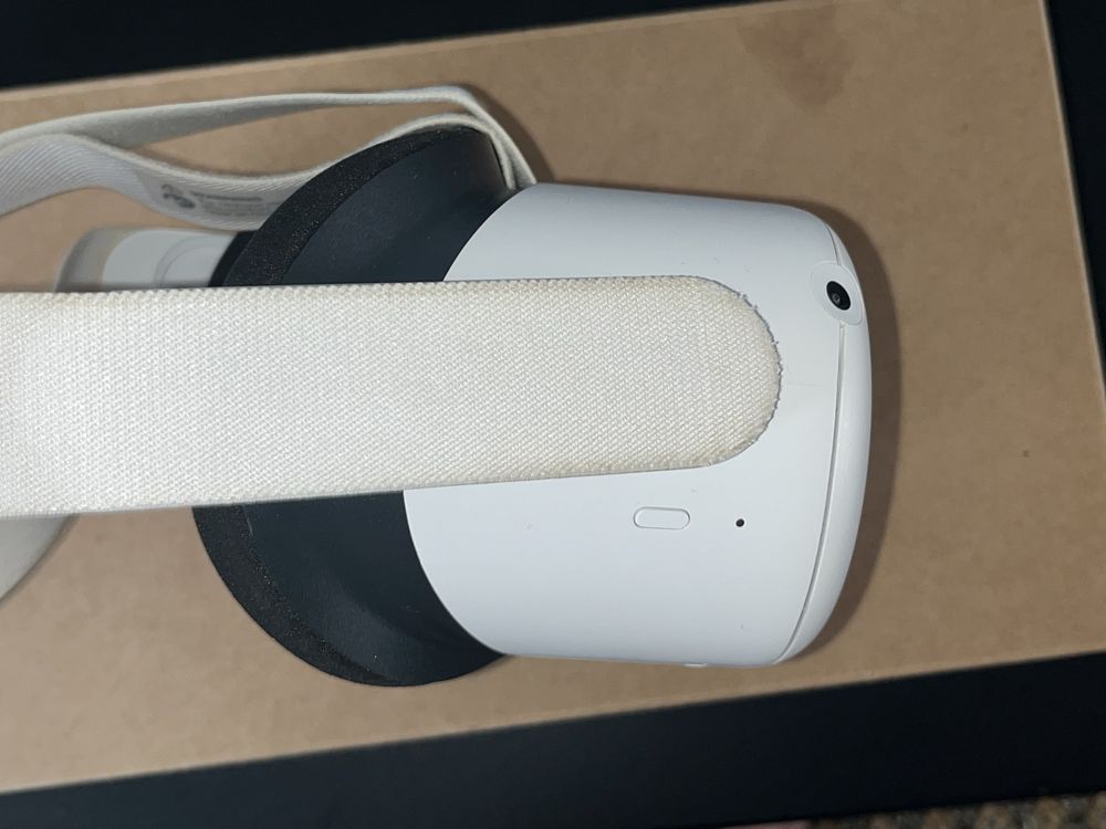 Продаю шлем виртуальной реальности Meta (Oculus) Quest 2