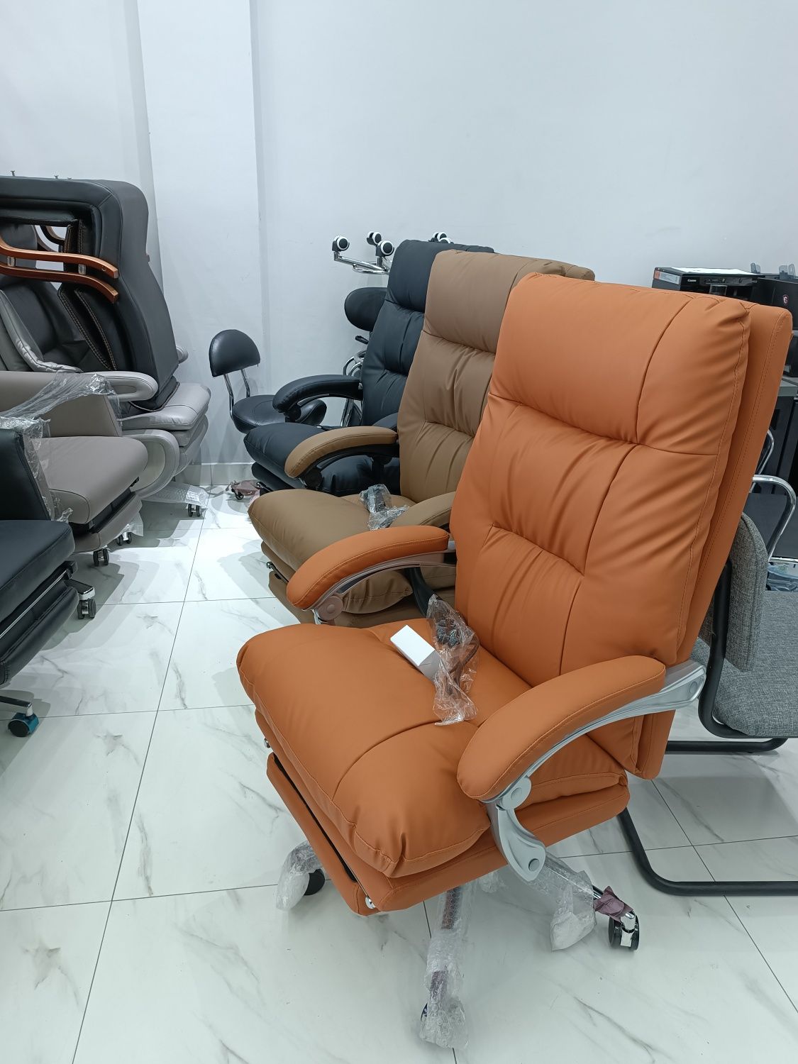 Kreslo Li 9 для руководителей FOR BOSS