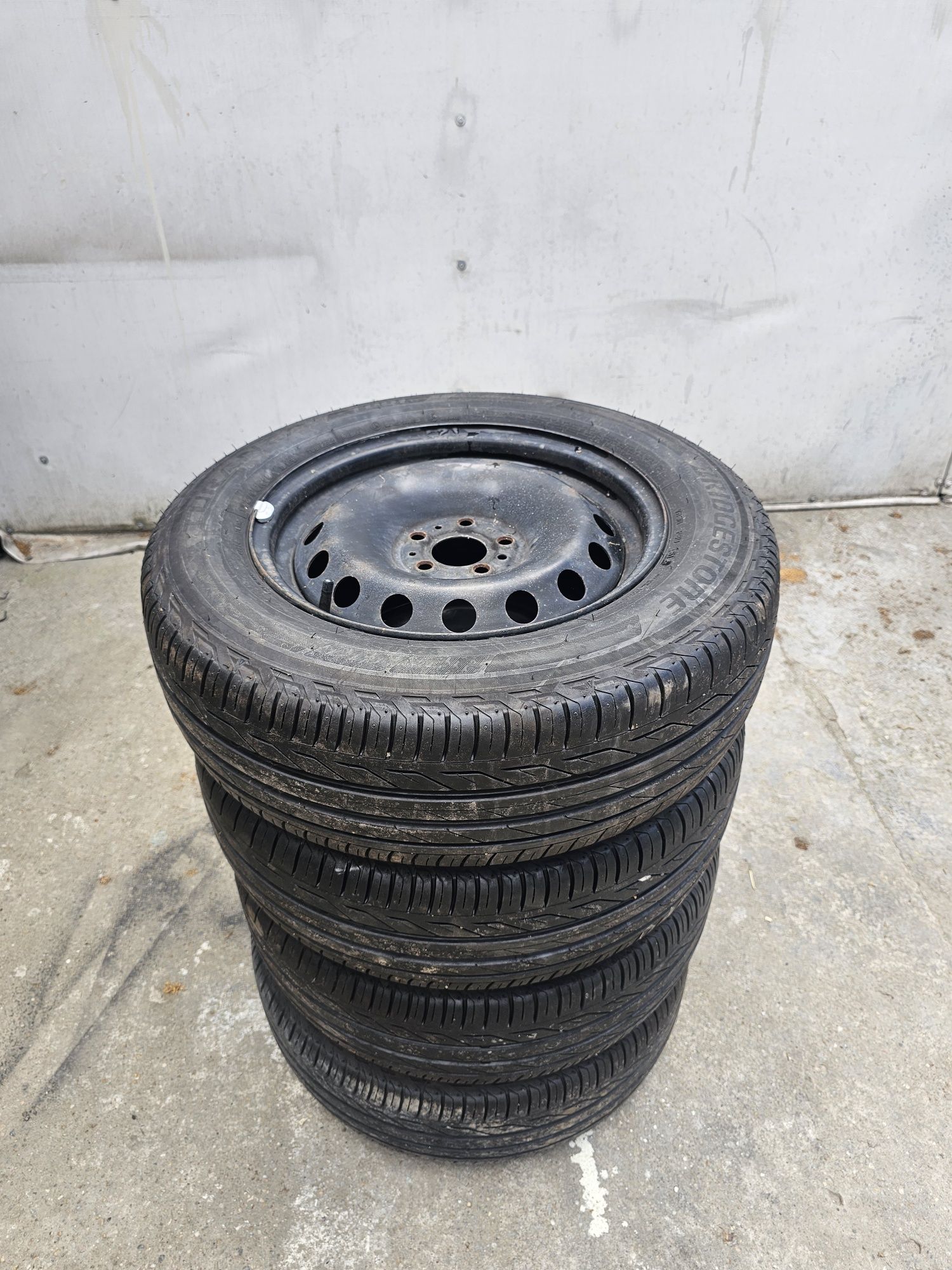 Jante cu anvelope 195 65 15 Fiat Tipo ca noi dot 2022