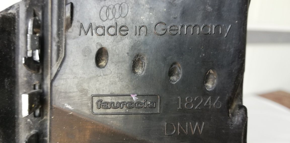 Дясна основа за халоген Audi A6 (2014-2018)