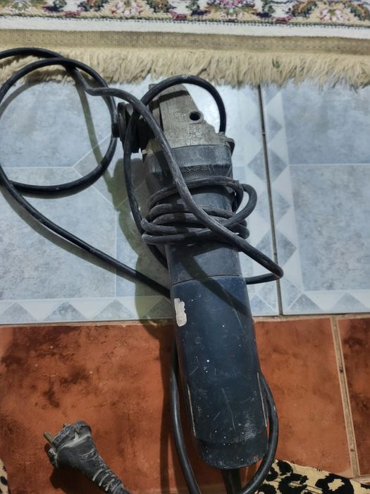 Болгарка сатылады.