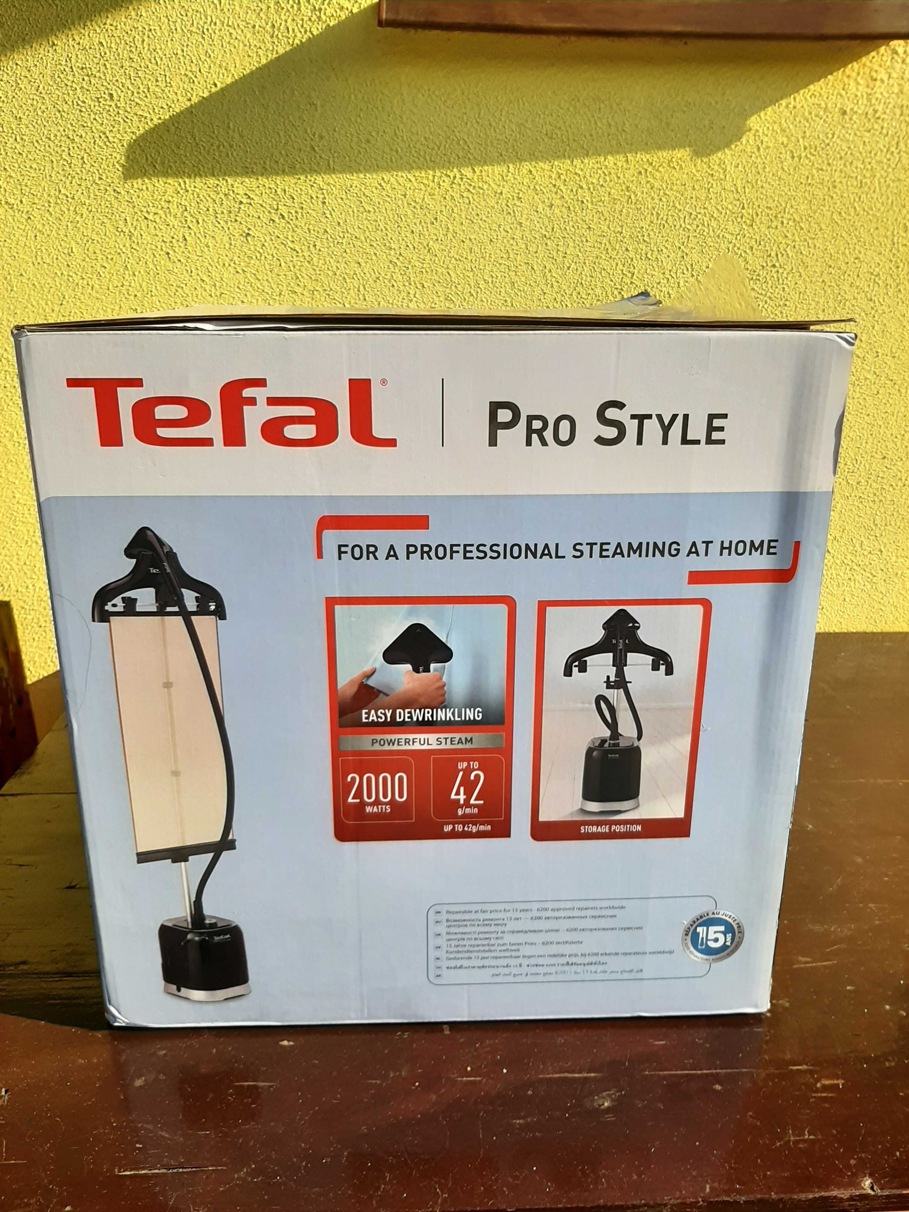 Vând aparat de călcat cu aburi vertical Tefal