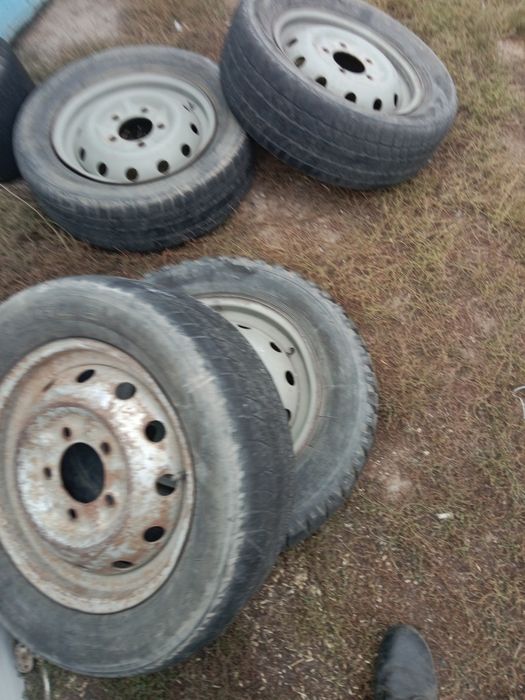 Шины с дисками от нивы