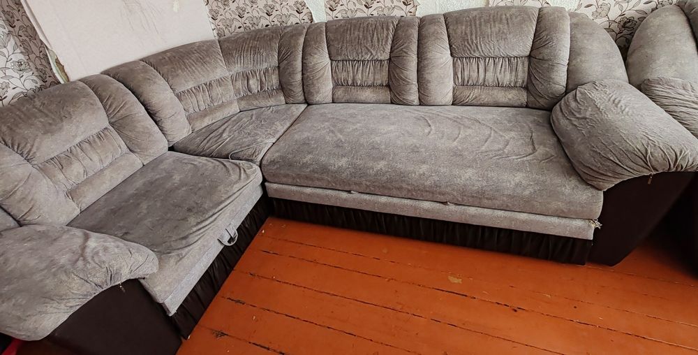 Срочно продам диван
