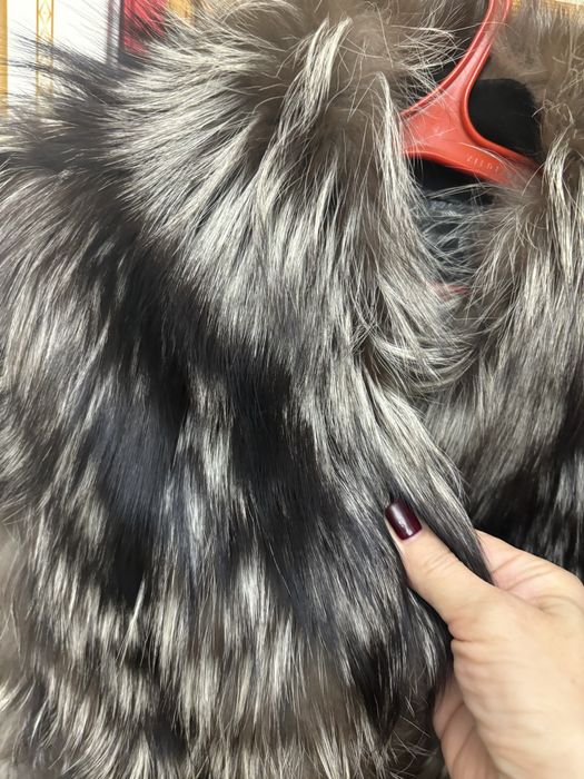 Продам меховой жилет чернбурка! 52р