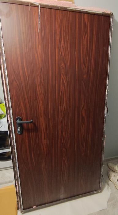 Пожароустойчива входна врата